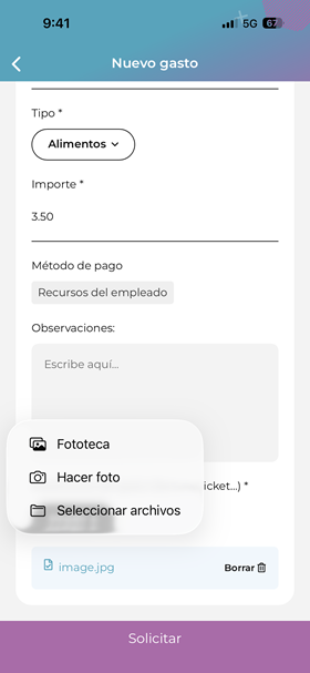 Captura de la app móvil de TrackPeople para escanear notas de gastos