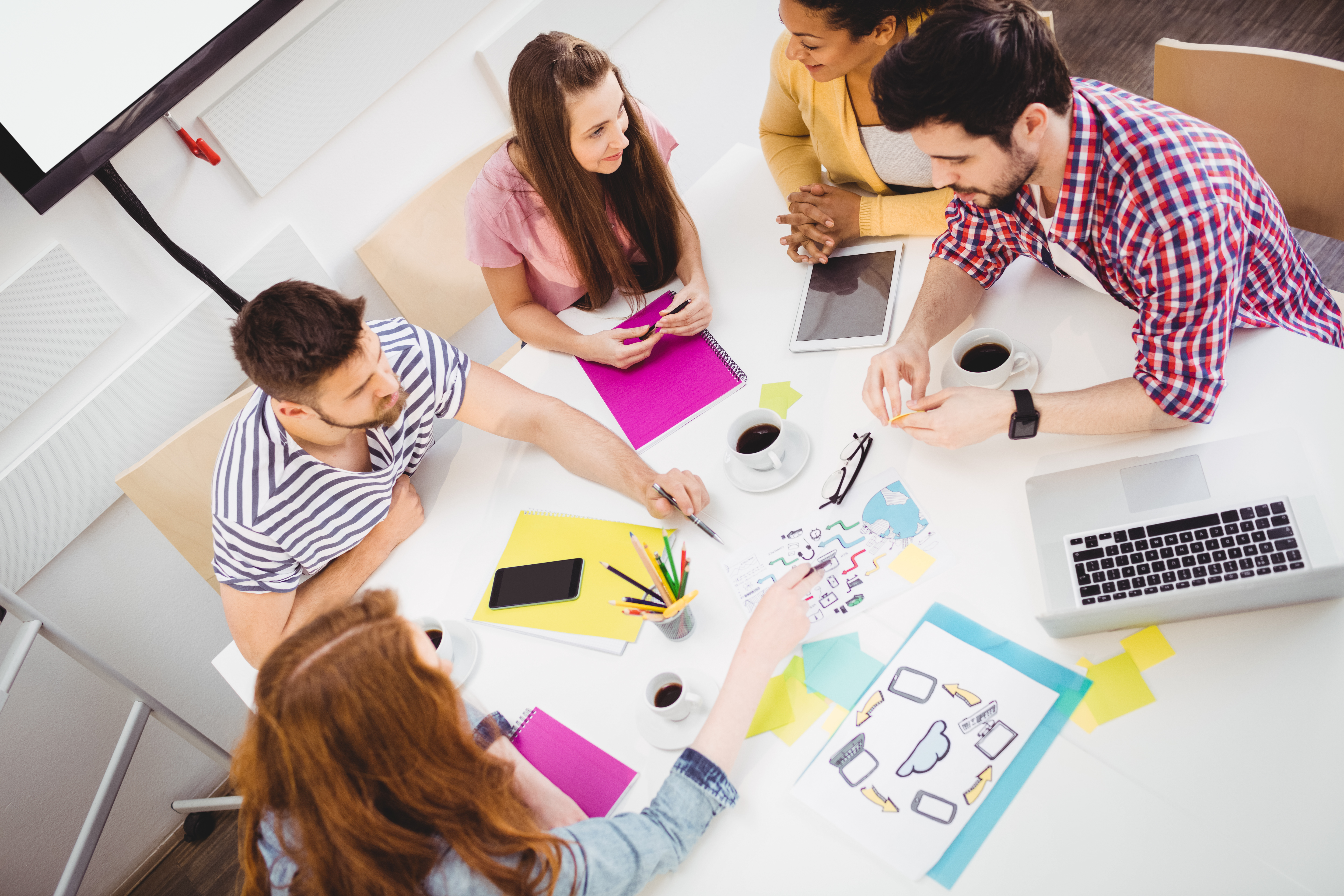Tendencias Laborales 2024: ¿Teletrabajo o Presencialidad?